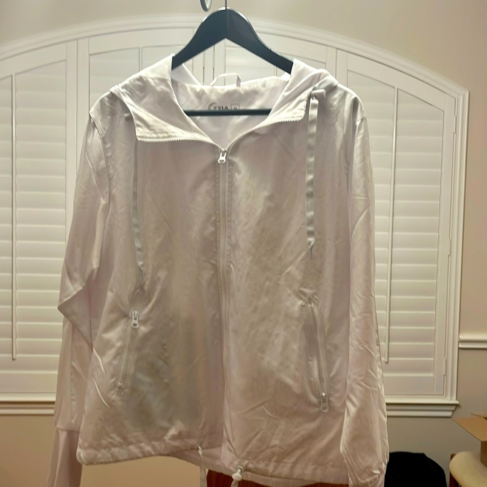 EUC ZYIA  Active Light Weight Jacket White Size M